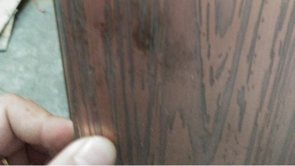 為什么剛安裝不久的彩色不銹鋼門會(huì)褪色？這就是原因！